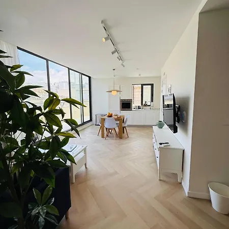 6 Kj Penthouse In The Village Centre Mellieħa