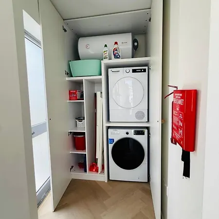 6 Kj Penthouse In The Village Centre *